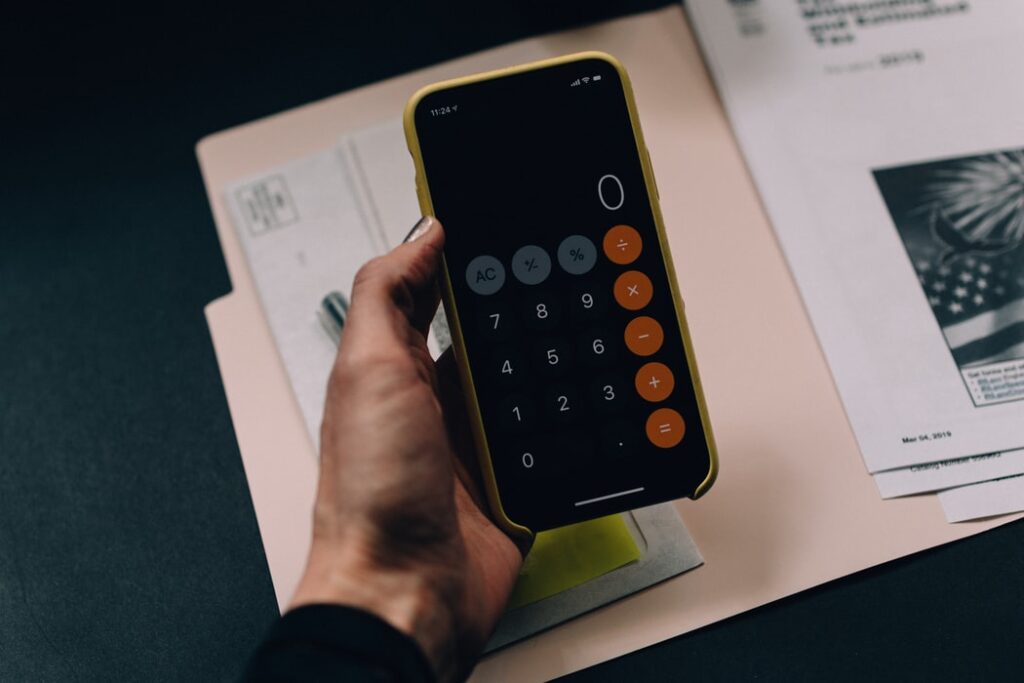 using-phone-calculator-for-finances